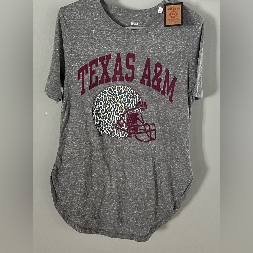 New Tags- Texas A&M Aggies Football Leopard Helment Gray Three Square Shirt-Smal